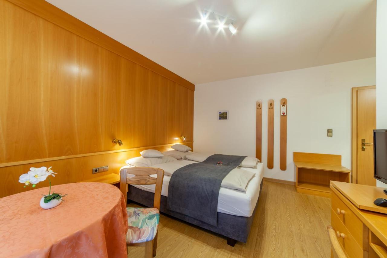 Fruehstuecks-Hotel Olympia Tirolo Dış mekan fotoğraf